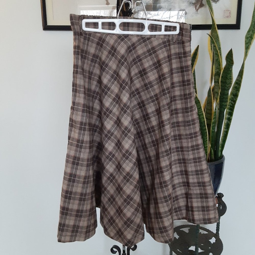 ELIG/Leoom Midi A-Line Skirt